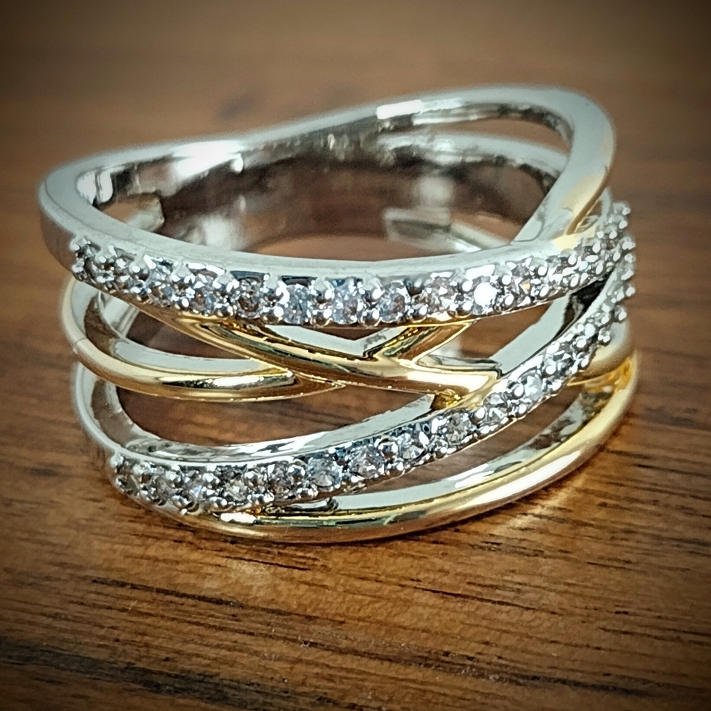 Round Cut Cubic Zirconia Diamond Ring Size 7.5 Gold Vermeil Stainless Steel